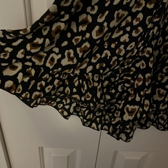 Ruffle cheetah romper - Picture 5 of 5